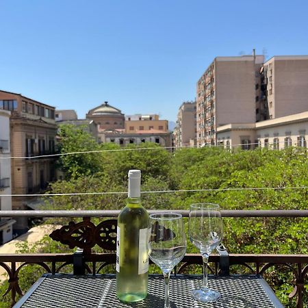 Casa Vacanze Da Ruggero Al Massimo Palermo Exteriör bild